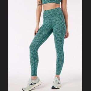 Outdoor Voices Freeform 7/8 Legging in Green Spacedye Patina Womens Small Active